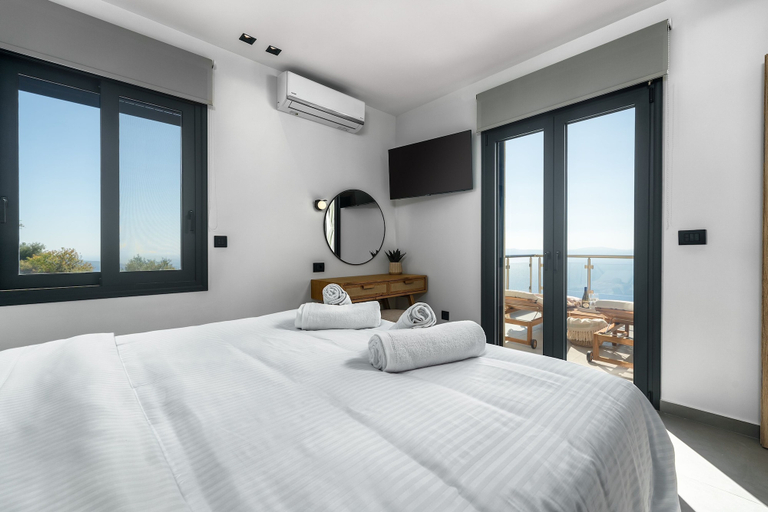 Bedroom 3, Kalma Luxury Villas Kalamata, Peloponnese