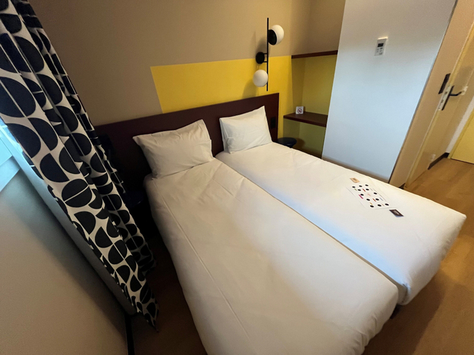 Bedroom 4, Unisotel, Rhône
