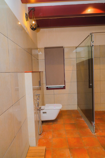 Bathroom 4, Mount Retreat, Dindigul