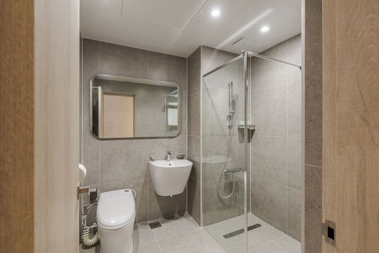Bathroom 4, QVIST HOTEL, Dangjin