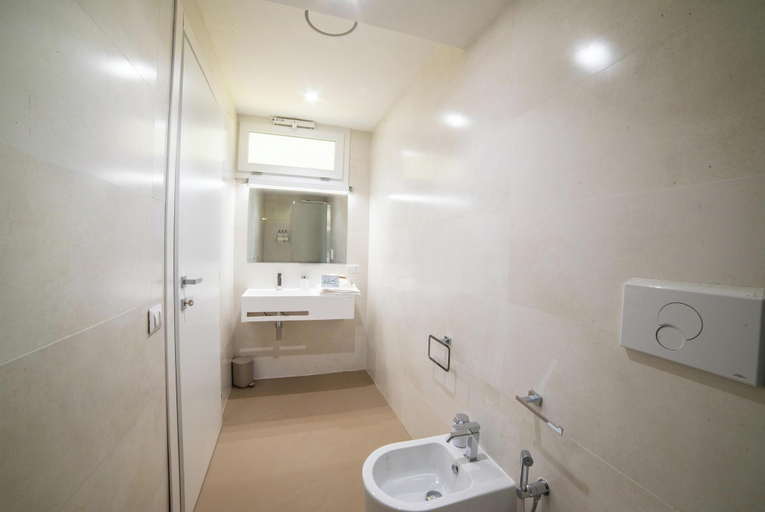 Bathroom 5, Agricola Chiani 2 Triple Relax&pool, Lecce
