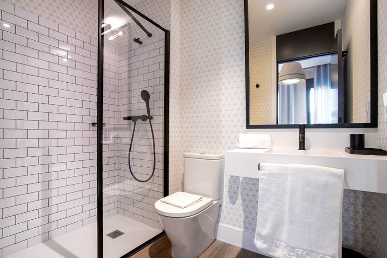 Others 5, Luxury Apartment Torre del Oro View II, Sevilla