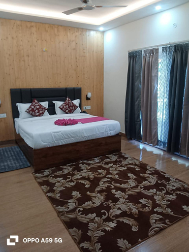 3, The Mukteshwar Inn Rooftop Cafe by sam valley, Nainital