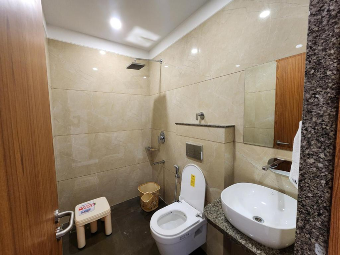 Bathroom 5, Hotel The Avirajan, Indore