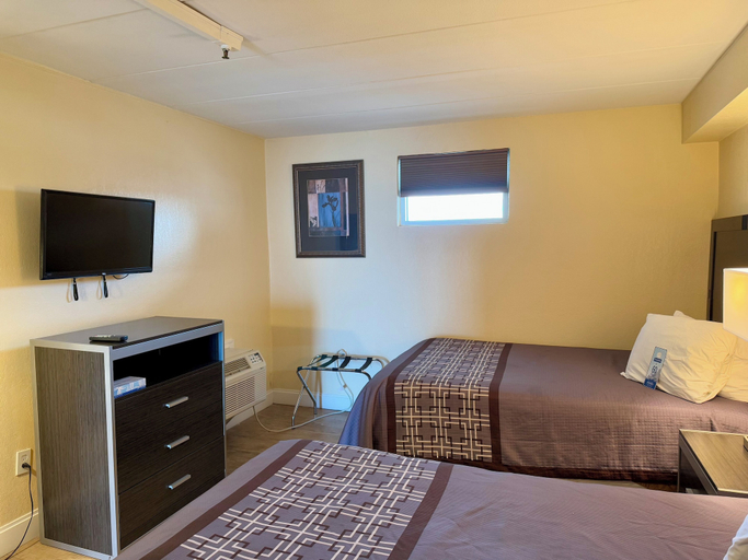 Bedroom 2, Aquarius Hotel, Virginia Beach