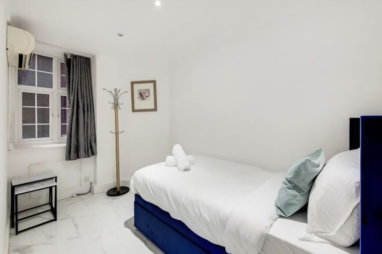 Room 5, Princess Court Residences, London