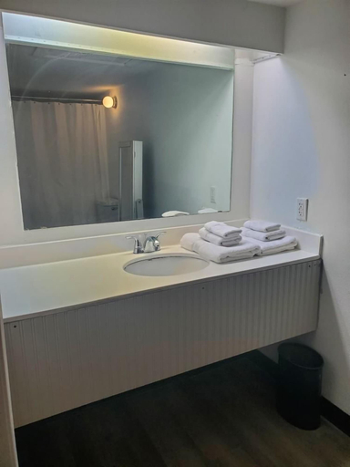 Bathroom 5, The Landmark Hotel, Webb