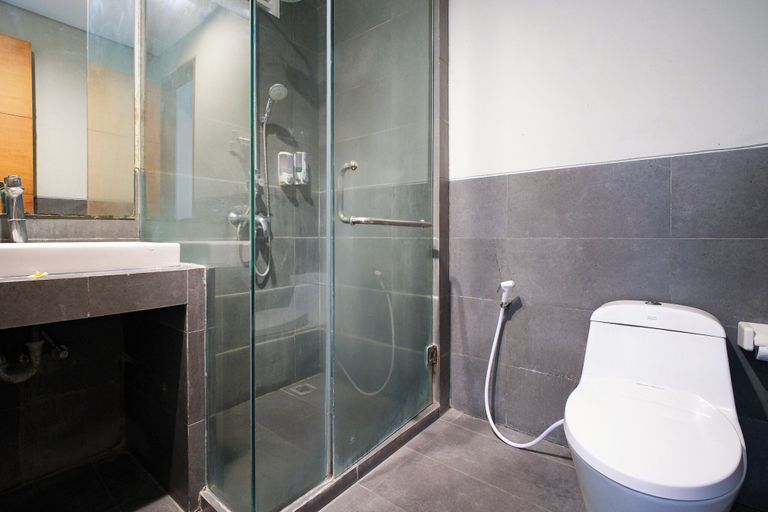 Bathroom 4, Kamini Legian Hotel, Badung