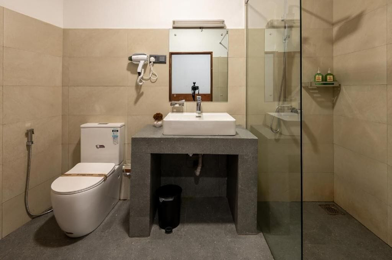 Bathroom 3, Queens Mount view Kandy, K.F.G. & G. Korale
