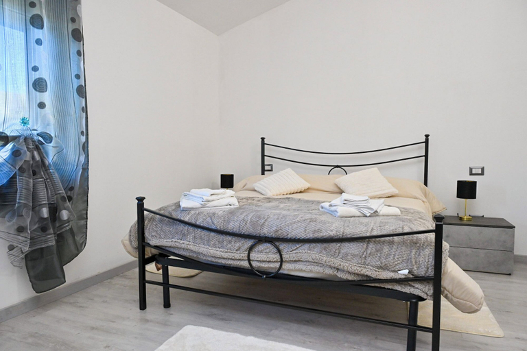 Room 5, Villa Donato, Potenza