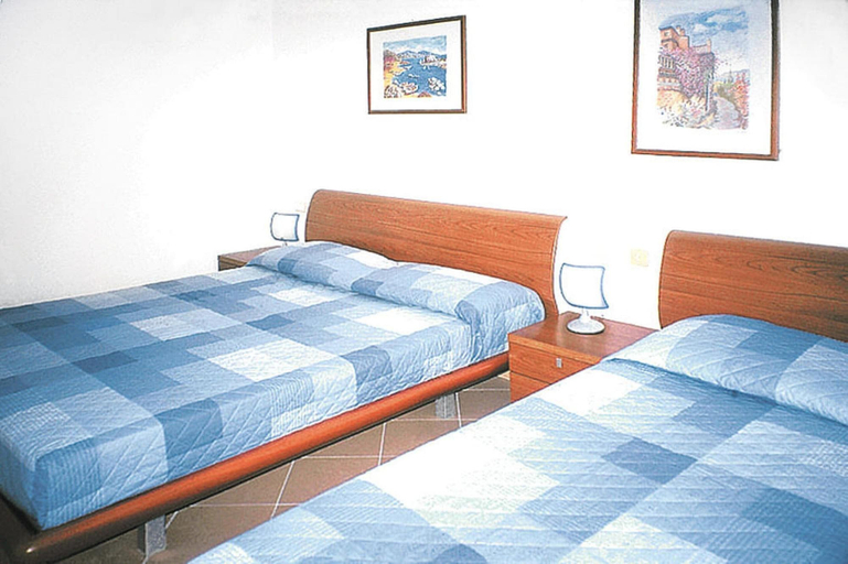 Bedroom 2, Holiday Resort Parco e Acacie, Bibione Pineda, Venezia