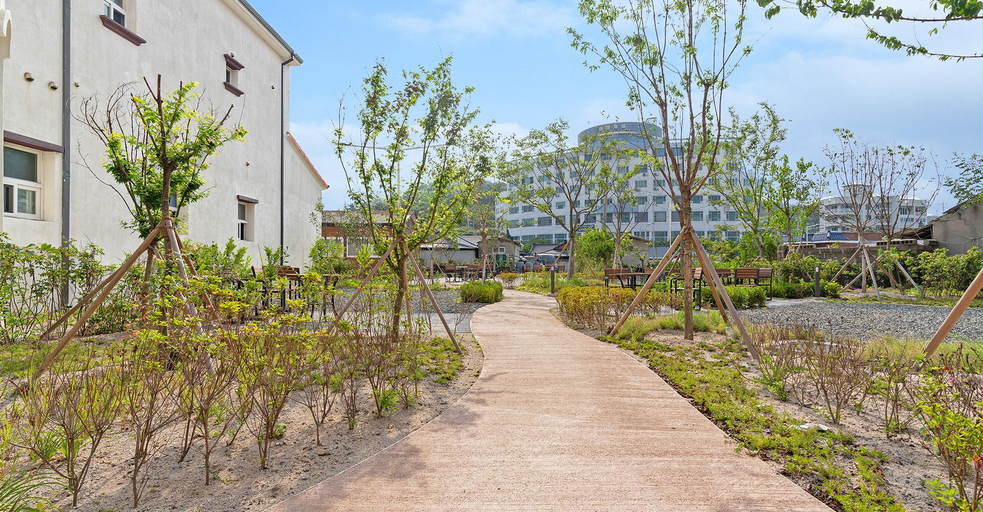 Others 4, Stay Yeondong, Pohang