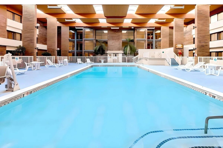 Pool 5, MainStay Suites Lansing West, Eaton