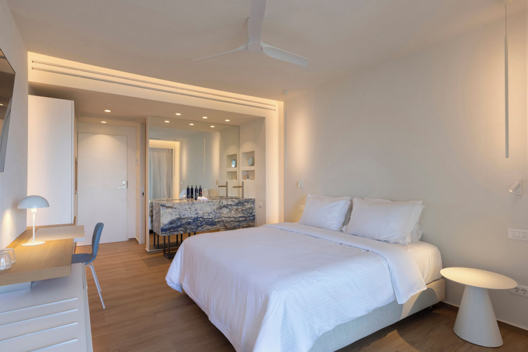Bedroom 3, Mirage Chalkida City Resort, Central Greece