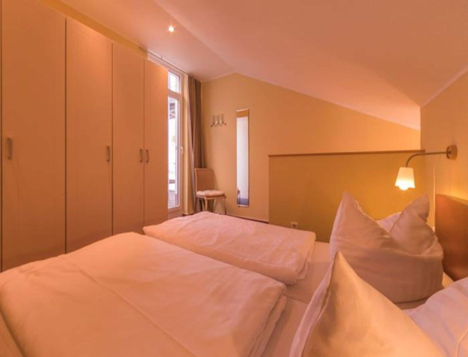 Bedroom 4, Elegant Eingerichtete Ferienwohnung, Mecklenburgische Seenplatte