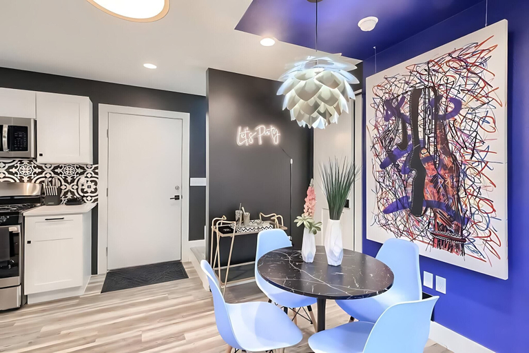 Others 5, Stylish 3BR East Side Retreat w Patio & BBQ, Travis