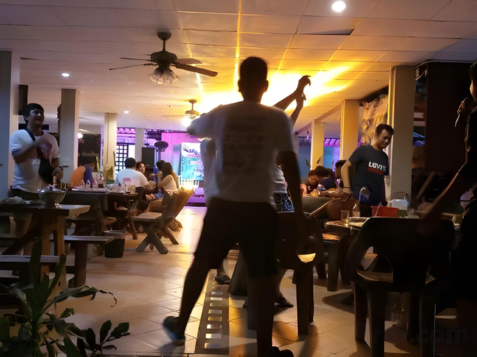Food & Drinks, Happiness Resort, Sai Yok