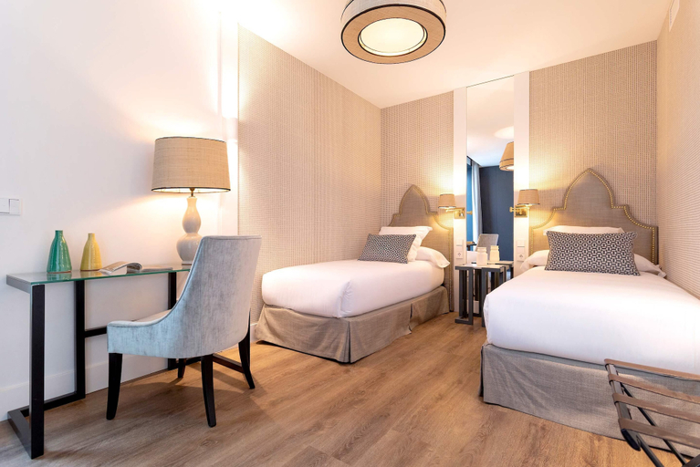 Others 2, Luxury Apartment Torre del Oro View III, Sevilla