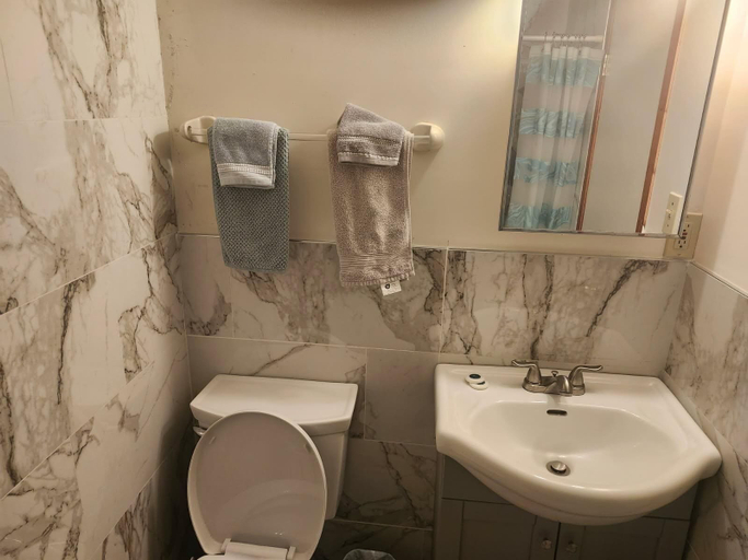 Bathroom 3, Lakeside Village Park Motel, Chatham-Kent