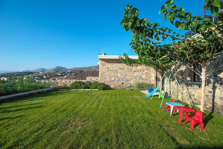 Room 5, Beach Access 5 Bedroom Villa, Crete