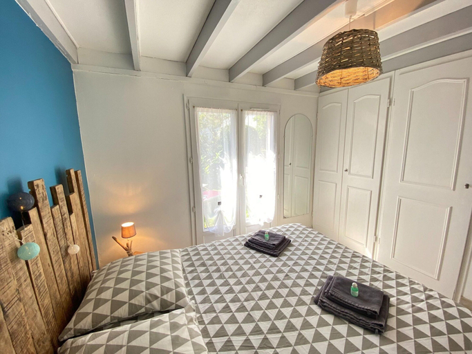 Room 3, Holiday Home in Carteret Near Dunes & Beach, Manche