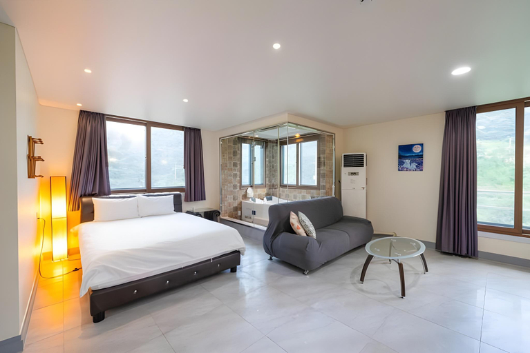 Bedroom 2, Gapyeong Deepauze Pool Villa Spa Pension, Gapyeong