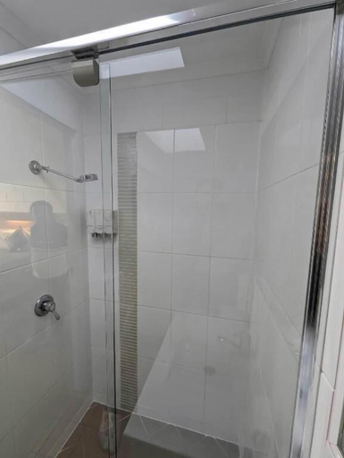 Bathroom 3, Y Motels Rockhampton, Rockhampton
