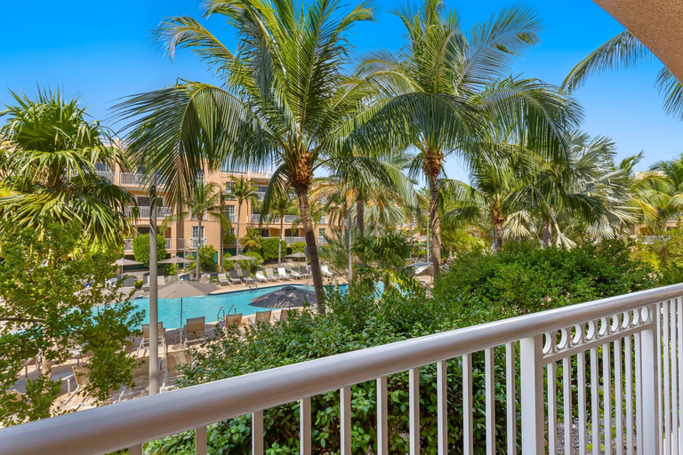 Room 1, Resort View 1BR Suite With Direct Pool Access, Monroe