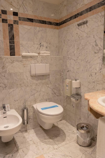 Bathroom 4, Hotel Shelley e delle Palme, BW Signature Collection, La Spezia