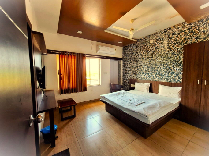 Bedroom 5, Hotel Candlewood Bar & Restro, Sirohi