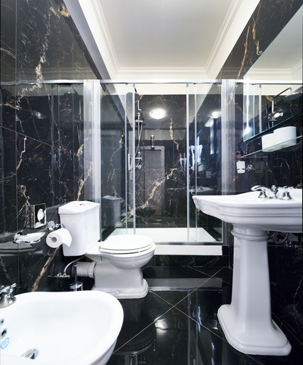 Bathroom 4, Hotel Bologna, Praha 1