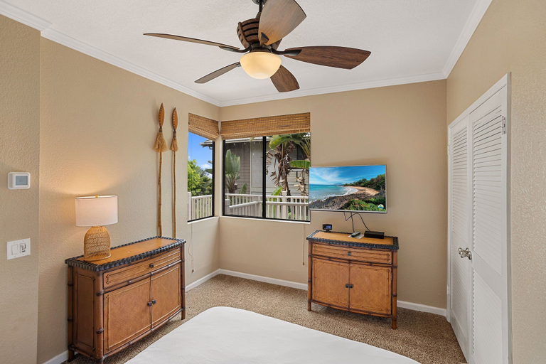 Room 4, Grand Champions 55, Beautifully Renovated Single Level, Ocean Views, Split AC, Maui