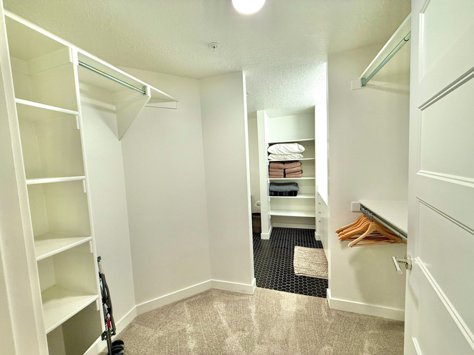 Interior 4, Luxurious New Condo in Downtown SLC, Salt Lake