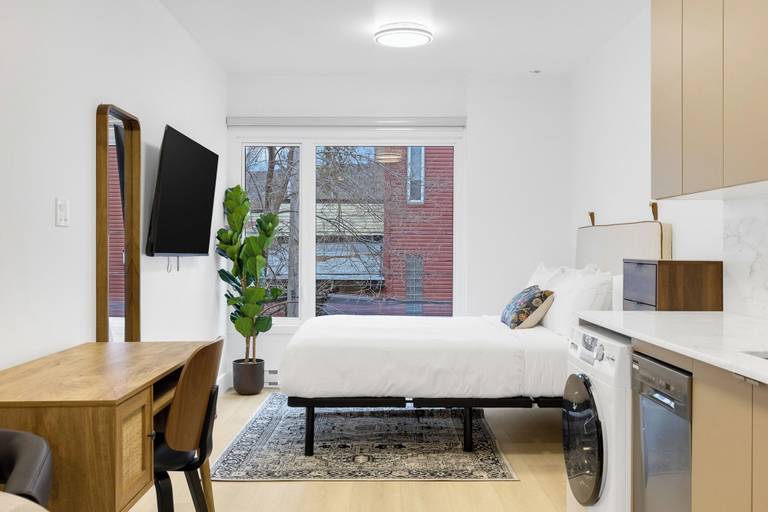 Room 3, Le Mystral, Montréal