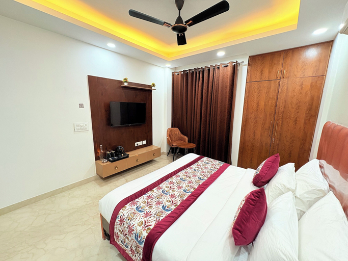 Room 4, The Nuvon Residency CR Park, Delhi