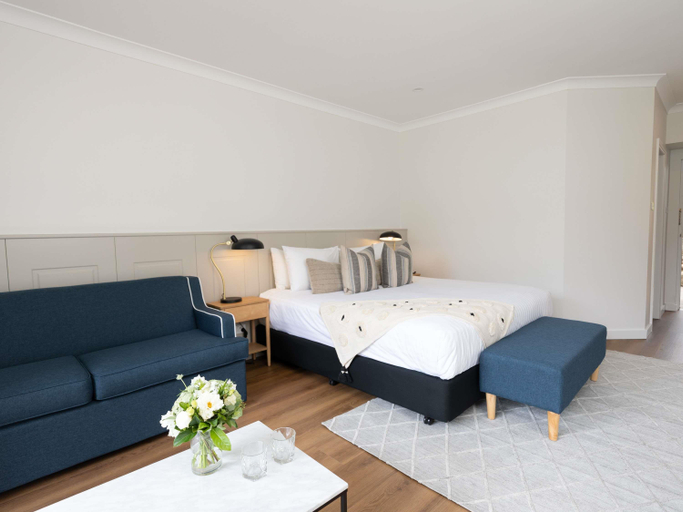 Bedroom 4, Clare Country Club, Clare and Gilbert Valleys
