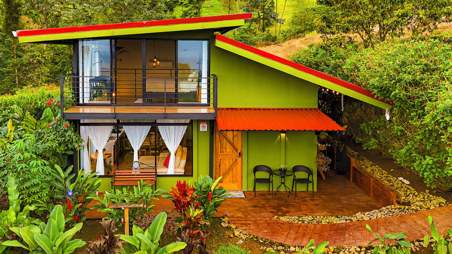 Exterior & Views