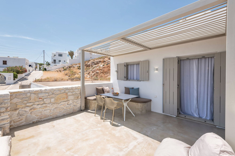 Room 2, Michael Zeppos Studios, Naousa, South Aegean