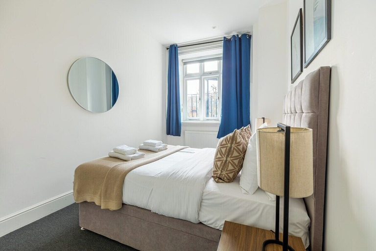Bedroom 2, Stylish 2-bedroom Marylebone Retreat, London