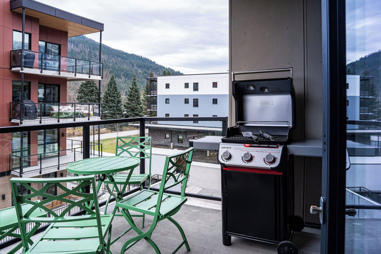 Terrace/patio 2, Bluebird by Revelstoke Vacations, Columbia-Shuswap