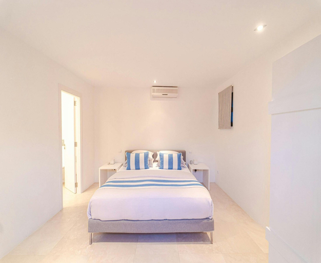 Room 4, Serene Holiday Home in Good Atmosphere, Baleares