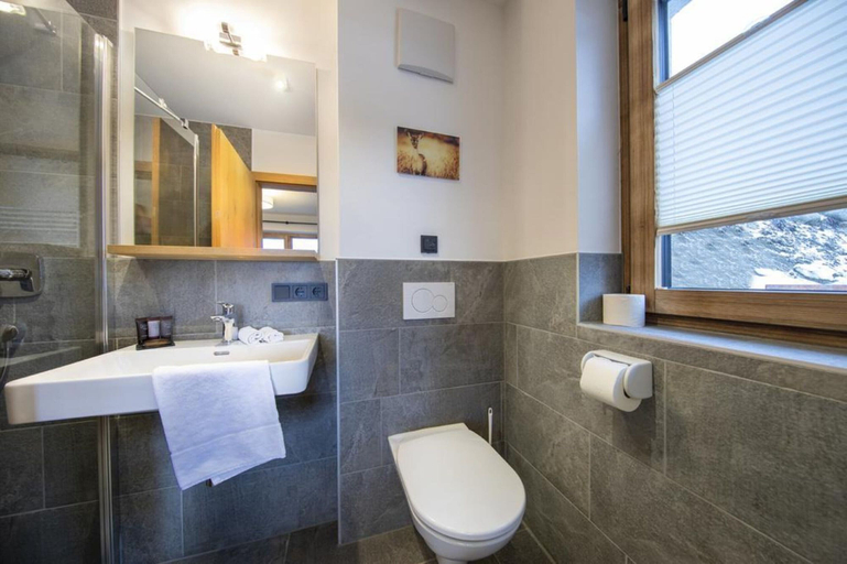 Bathroom 4, Chalet Near Ski Lift With Garden, Zell am See