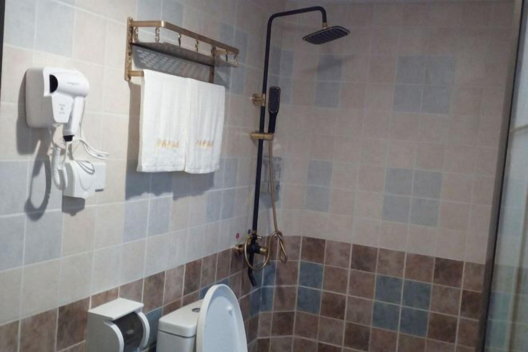 Bathroom 3, Loushanqiao Homestay No.2, Chizhou