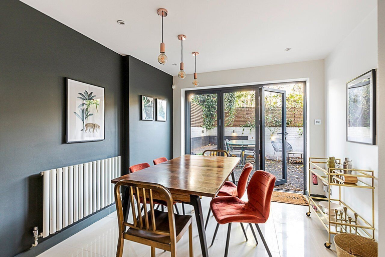 Others 5, Stylish Shepherd's Bush Flat With Patio, London