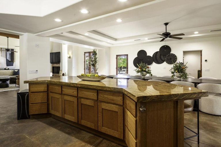 Room 3, Luxury Living With Game Rooms Poolside Paradise, Riverside