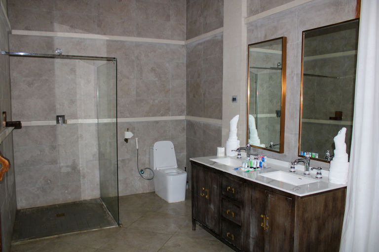 Bathroom 4, Kuriftu Entoto Adventure Park, Addis Abeba