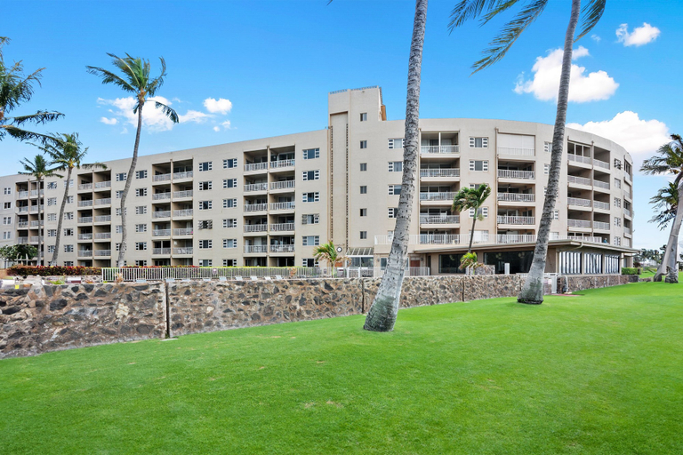 Exterior 5, Menehune Shores 606 - Direct Ocean Front, Dramatic Ocean Views, Wi-fi, Split AC!, Maui