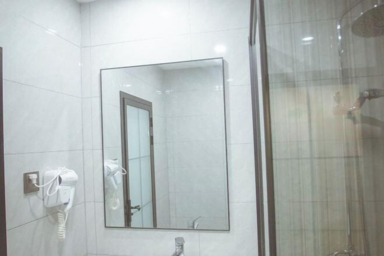 Bathroom 3, Rujia Pebble Hotel (Baoying Anyi East Road, Baoying Yangzhou), Yangzhou