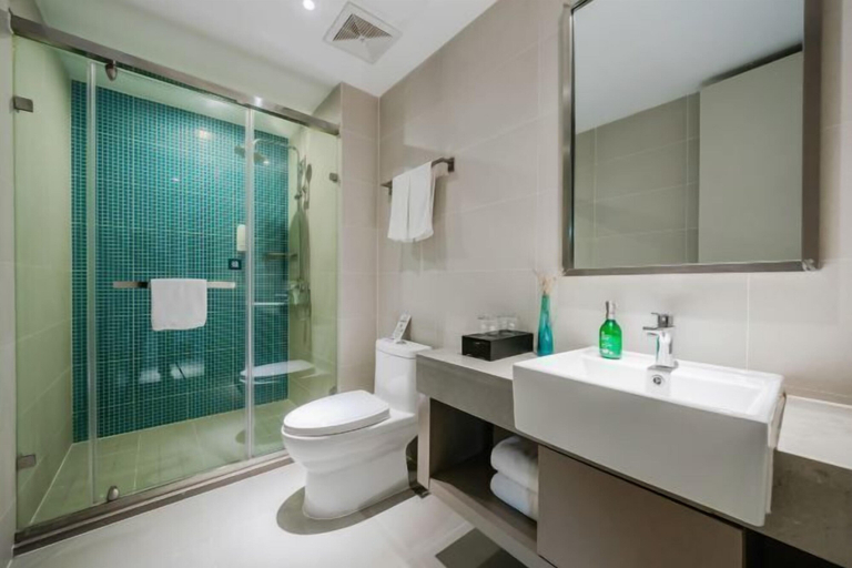 Bathroom 4, Homeinn Business Hotel (Wuhu Fantawild Adventure Development Zone), Wuhu