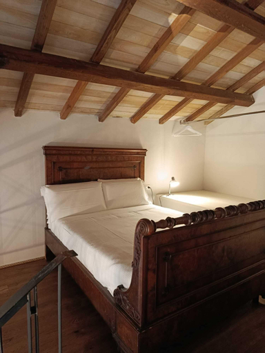 Bedroom 4, D.H. Lawrence, Cagliari